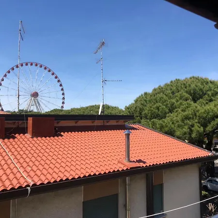 Casa De Lazzari: Family In