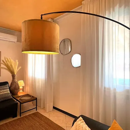 Casa De Lazzari: Family In Apartment *