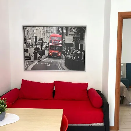 Casa De Lazzari: Family In Apartment
